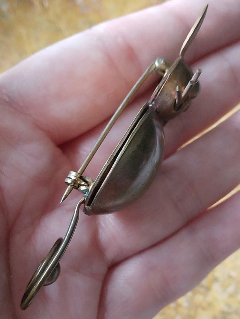 Vintage MCM Minimalist Brass Metal Cat Brooch